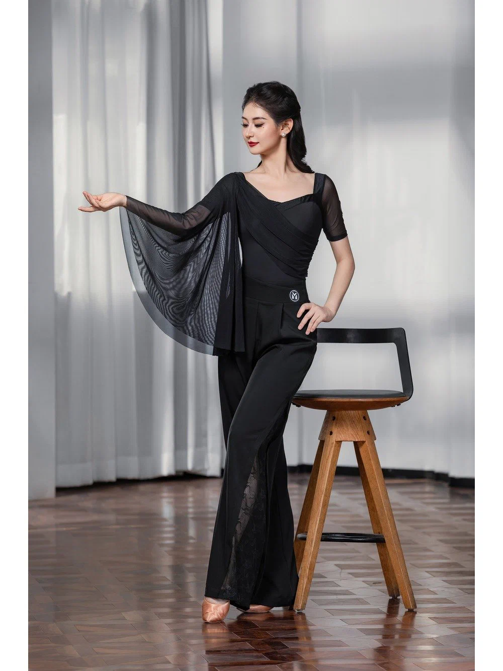 Women's Modern Dance Set Diamond Neck Mesh Bell Sleeve Top with Wide-Leg Pants