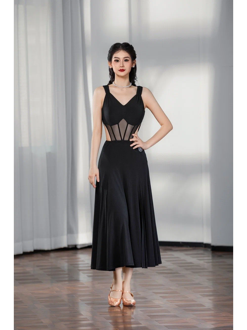 Women's Modern Dance Bodysuit V-Neck Sleeveless Cutout Back with Bow